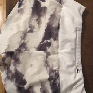 Oiselle Mac Rogas - clouds